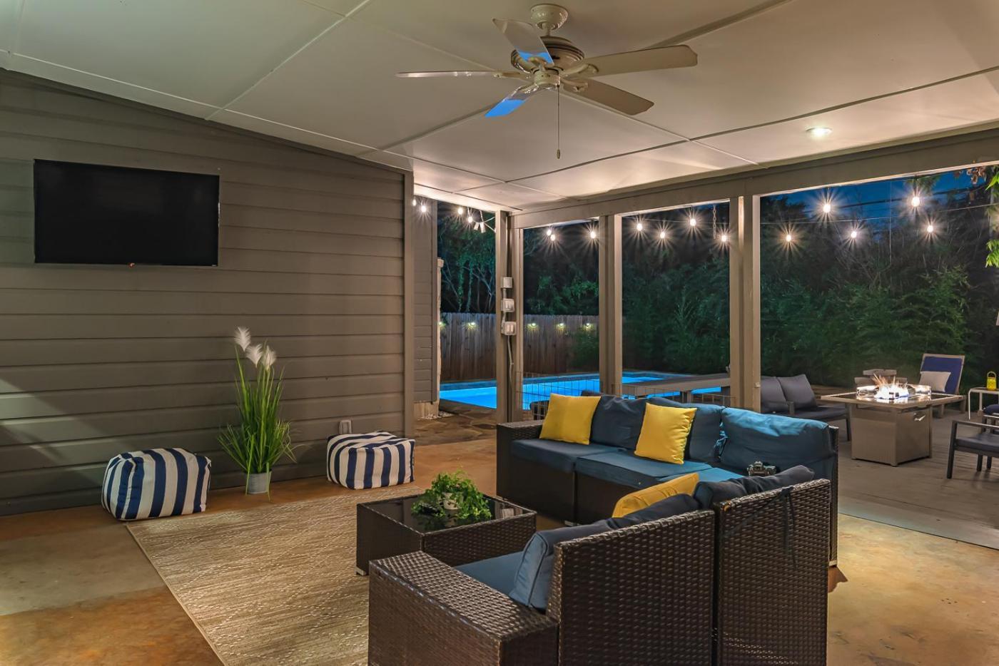 Serene Pool & Firepit In Stunning Home By Airport San Antonio Exterior foto